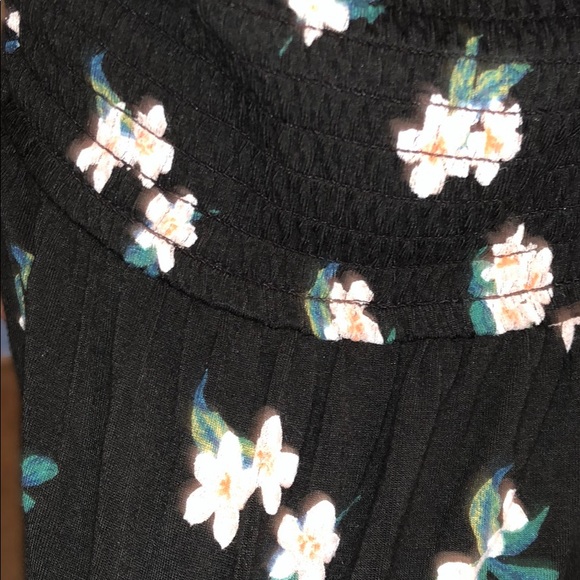 hollister romper - Picture 3 of 5